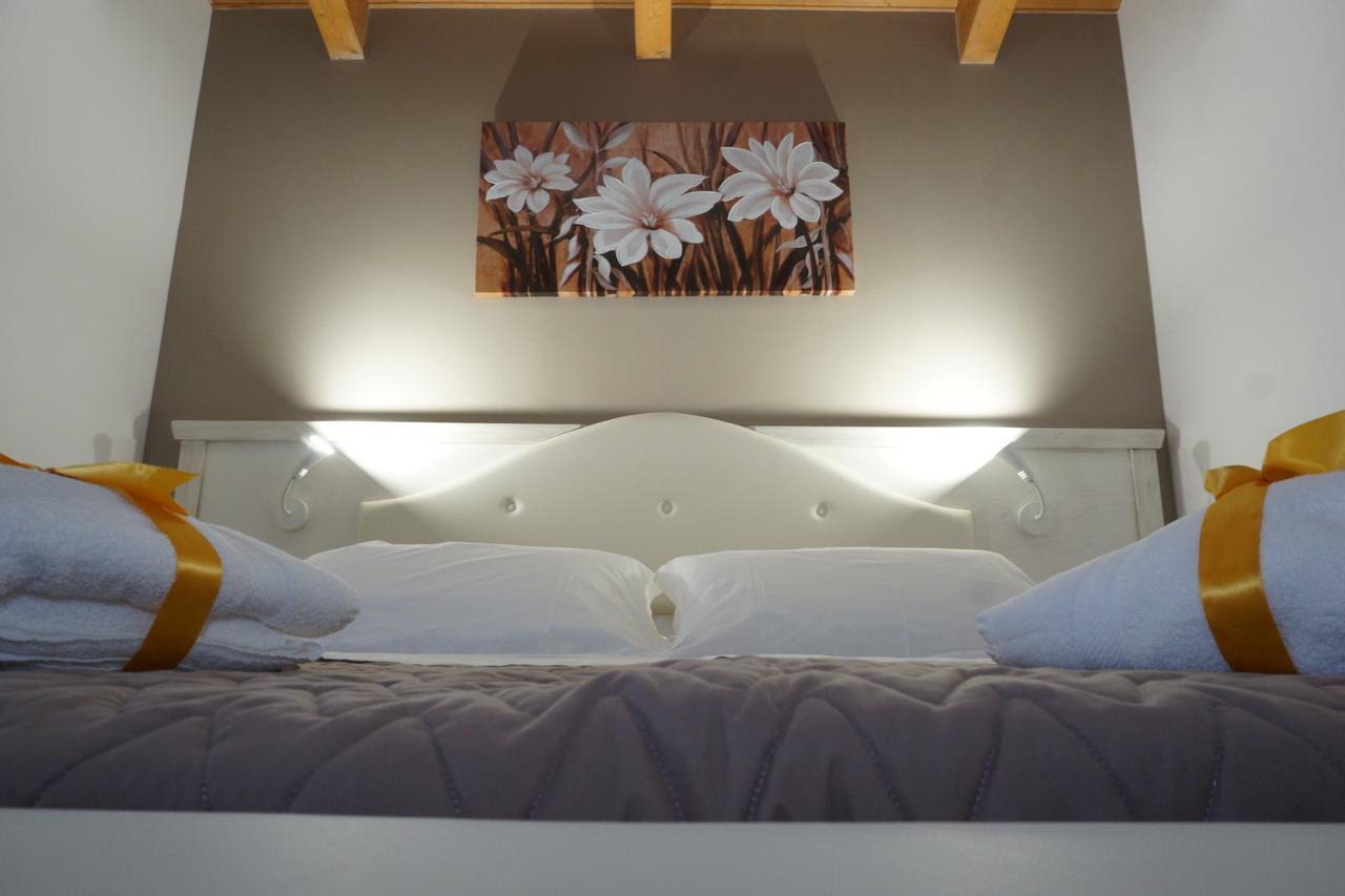 San Pietro Bed and Breakfast Mileto Eksteriør billede
