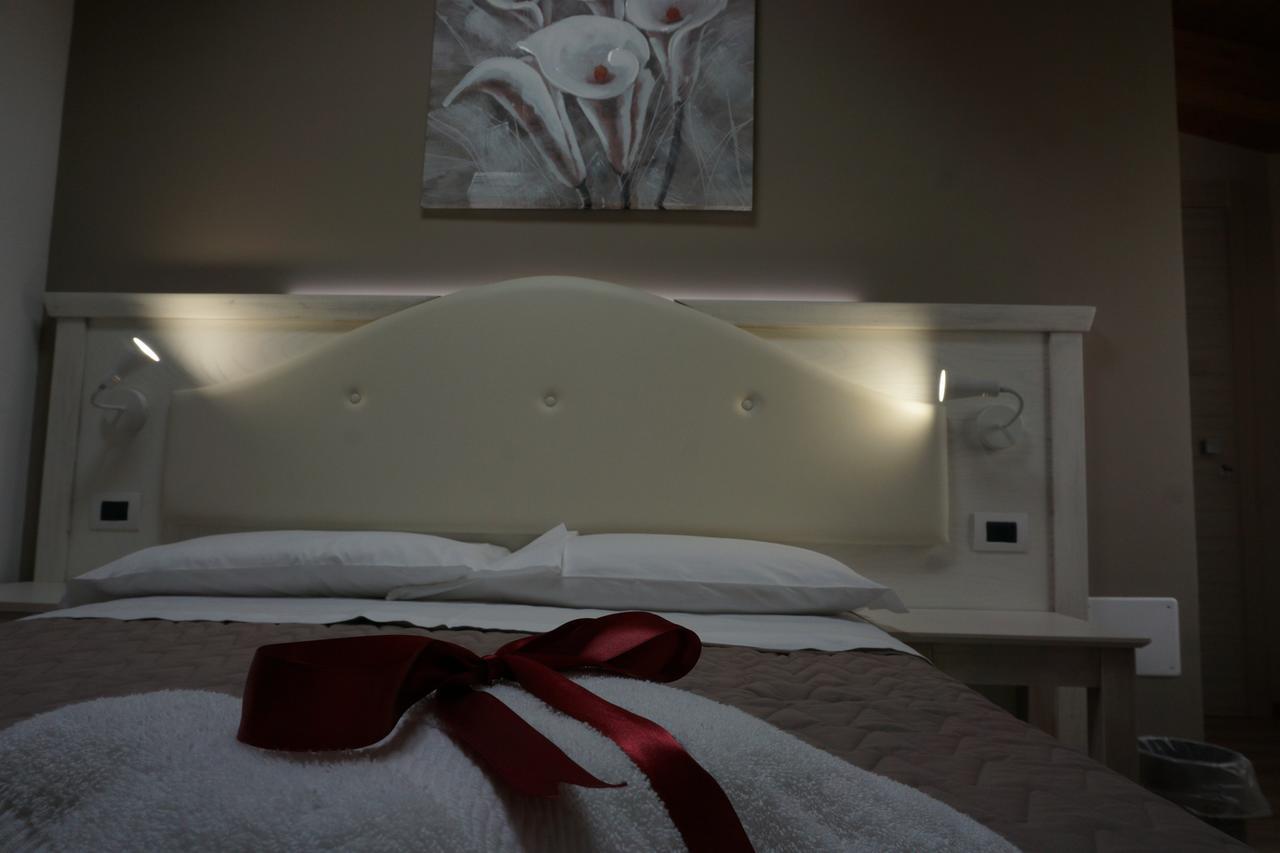 San Pietro Bed and Breakfast Mileto Eksteriør billede